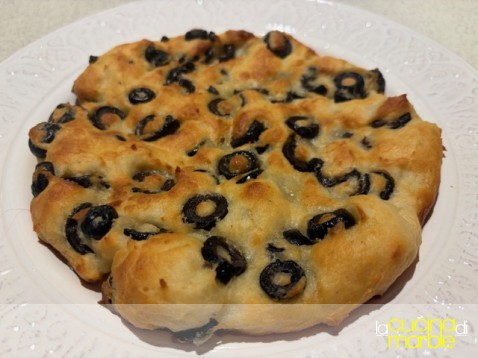 focaccine allo yogurt con le olive