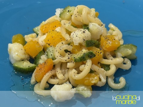 pasta con zucca, zucchine e cavolfiore