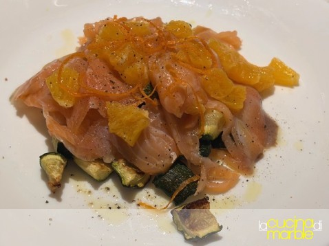 salmone con zucchine ed arancia